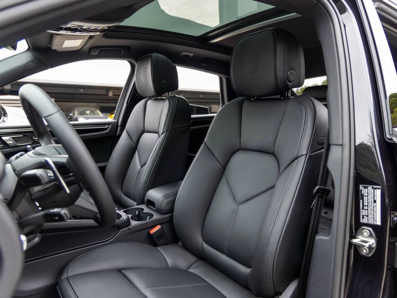 2026 Porsche Macan Macan