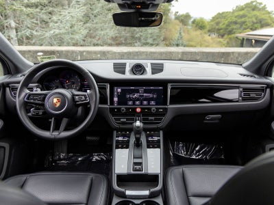 2026 Porsche Macan Macan