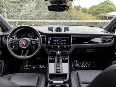 2026 Porsche Macan Macan