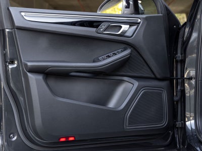 2023 Porsche Macan Macan T