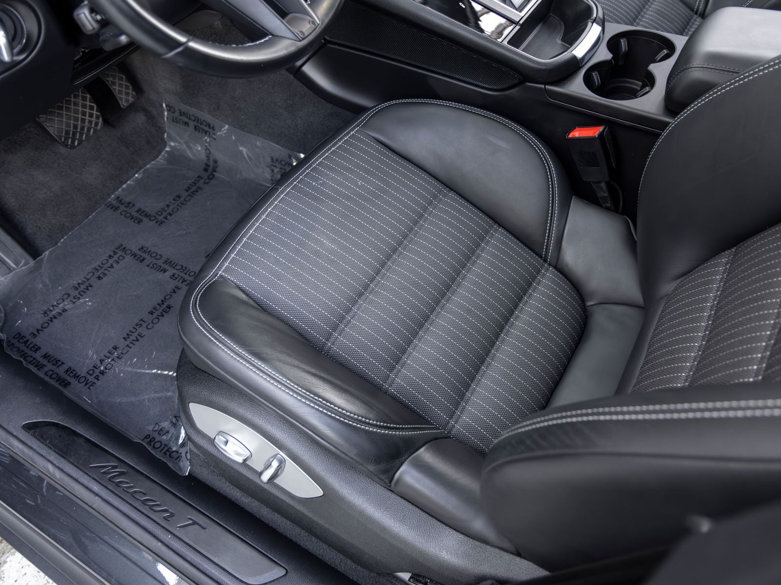 2023 Porsche Macan Macan T
