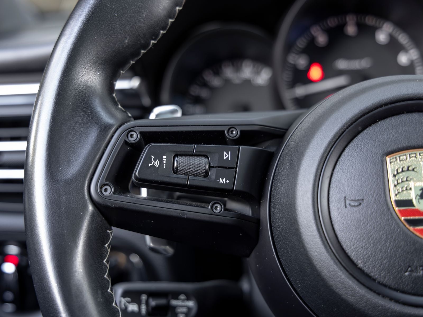 2023 Porsche Macan Macan T