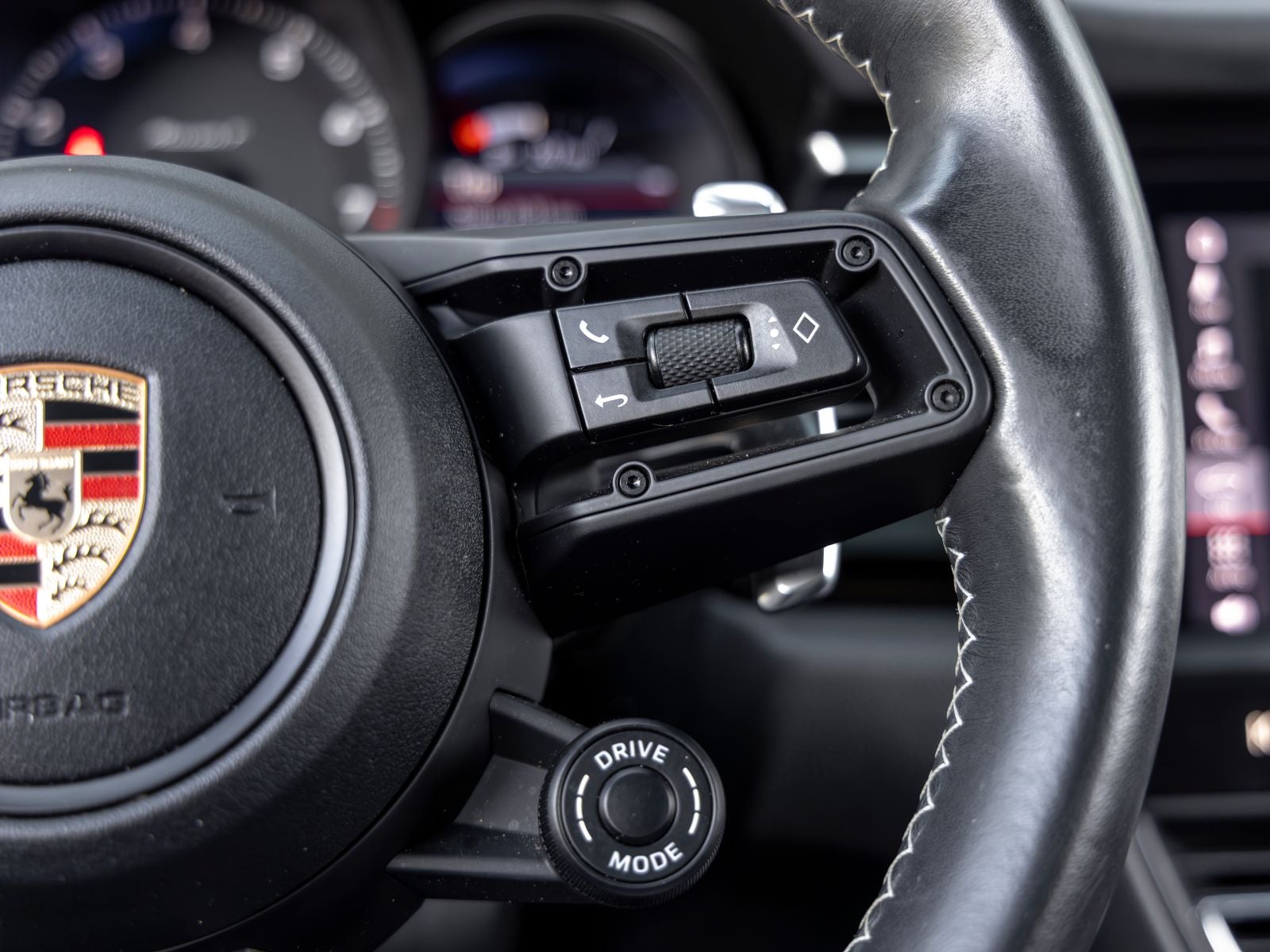 2023 Porsche Macan Macan T