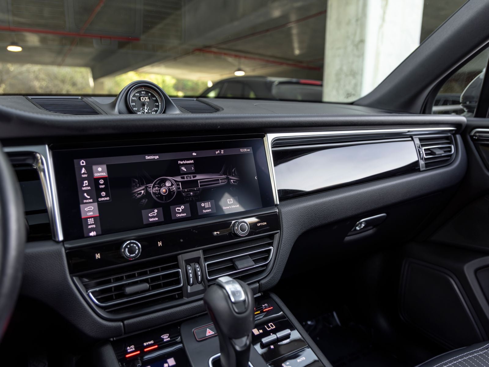2023 Porsche Macan Macan T