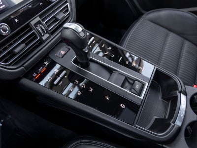 2023 Porsche Macan Macan T