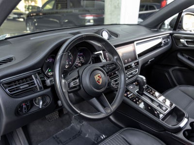 2023 Porsche Macan Macan T