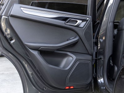 2023 Porsche Macan Macan T