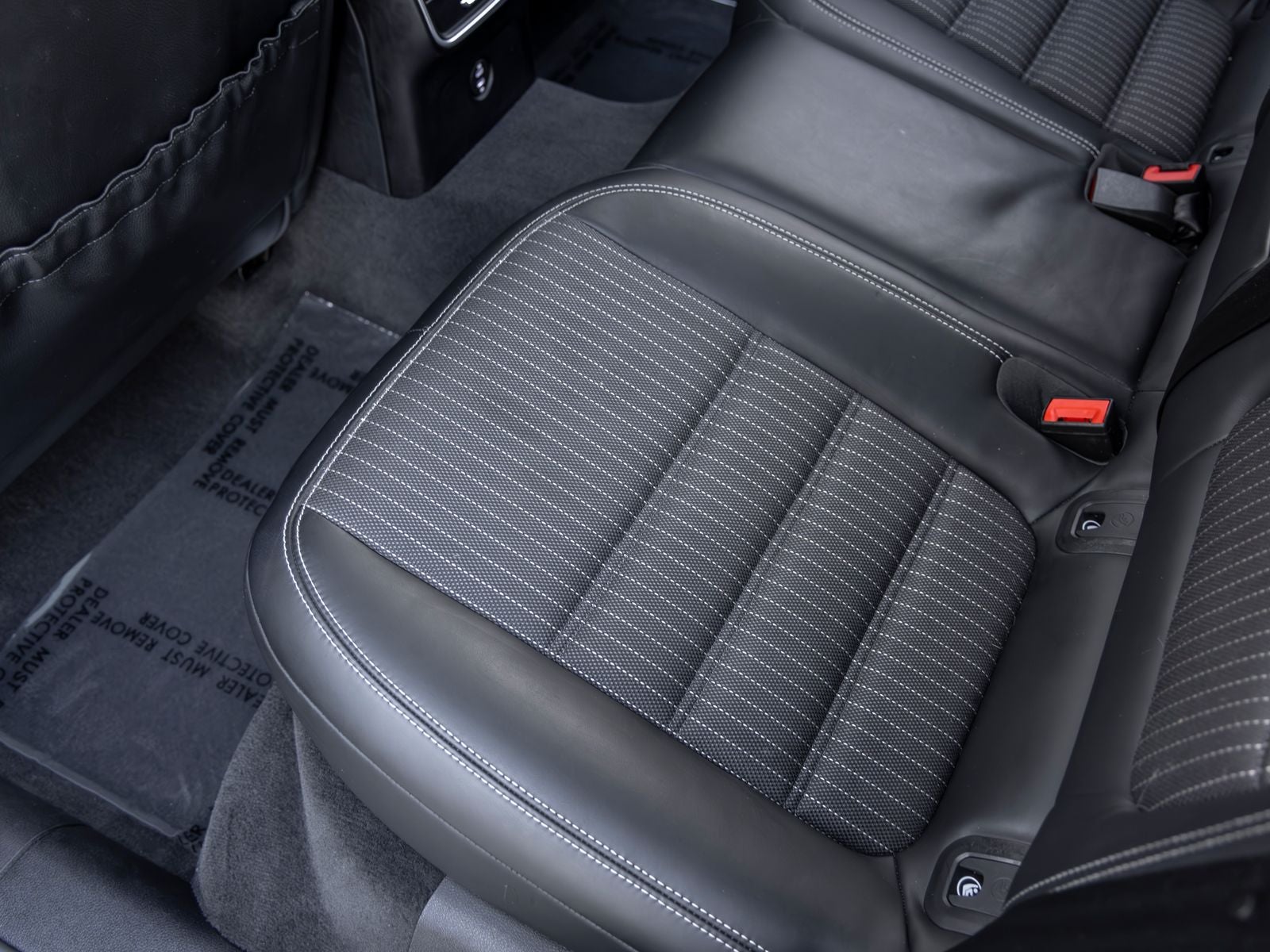 2023 Porsche Macan Macan T
