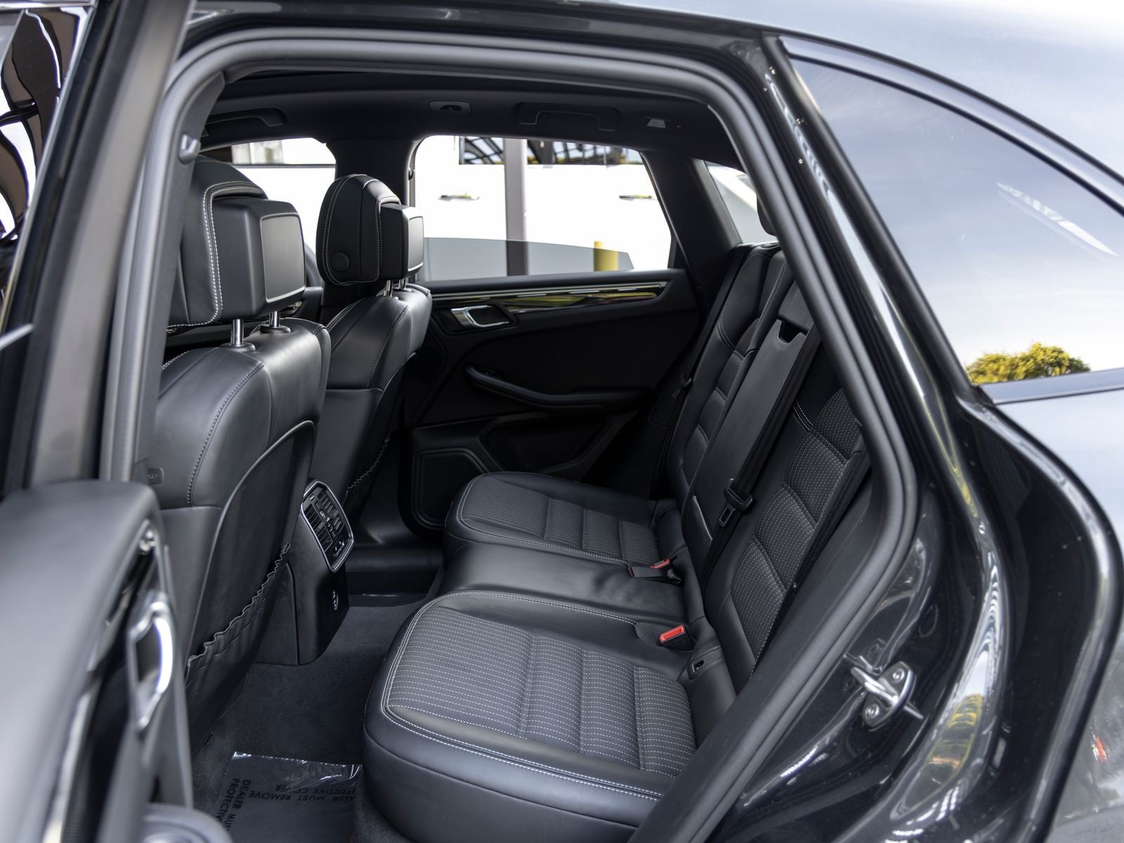 2023 Porsche Macan Macan T