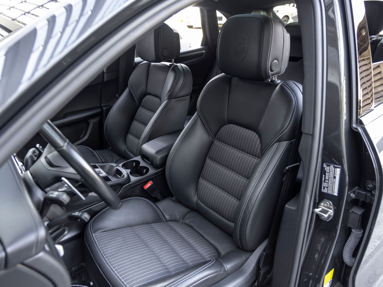 2023 Porsche Macan Macan T