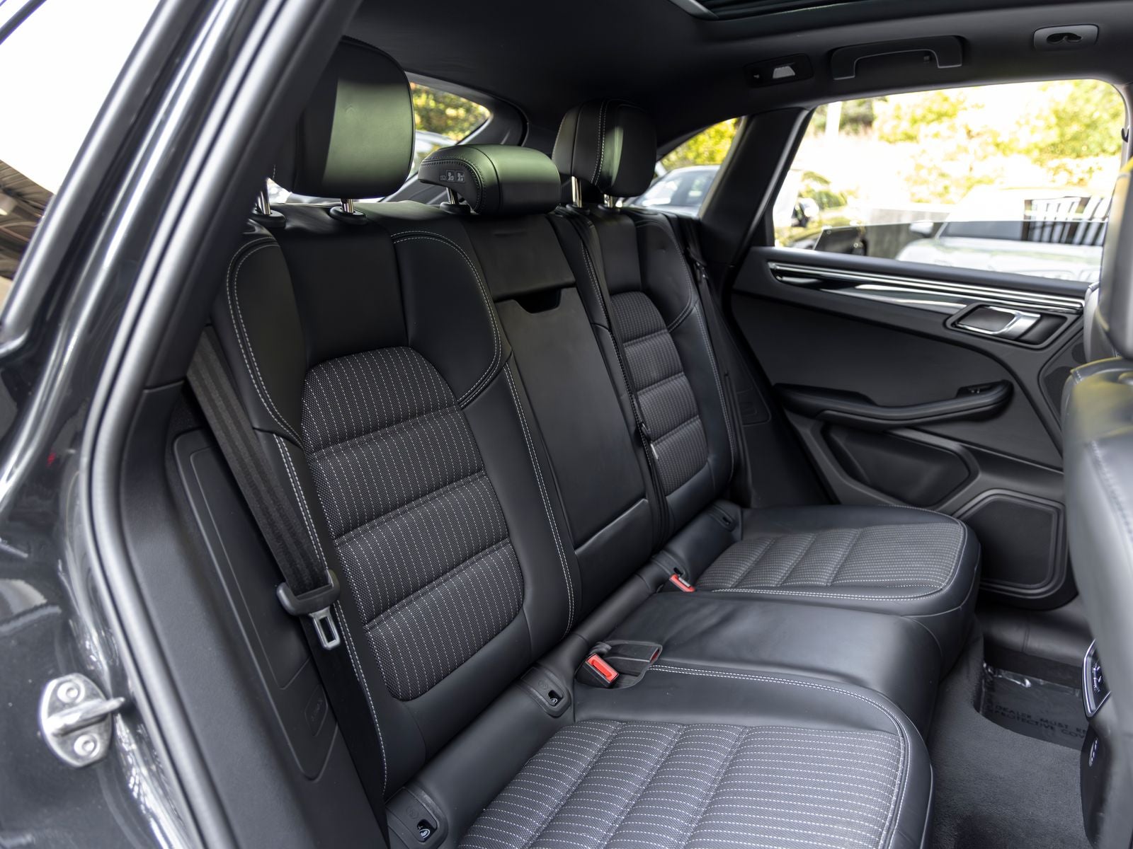 2023 Porsche Macan Macan T