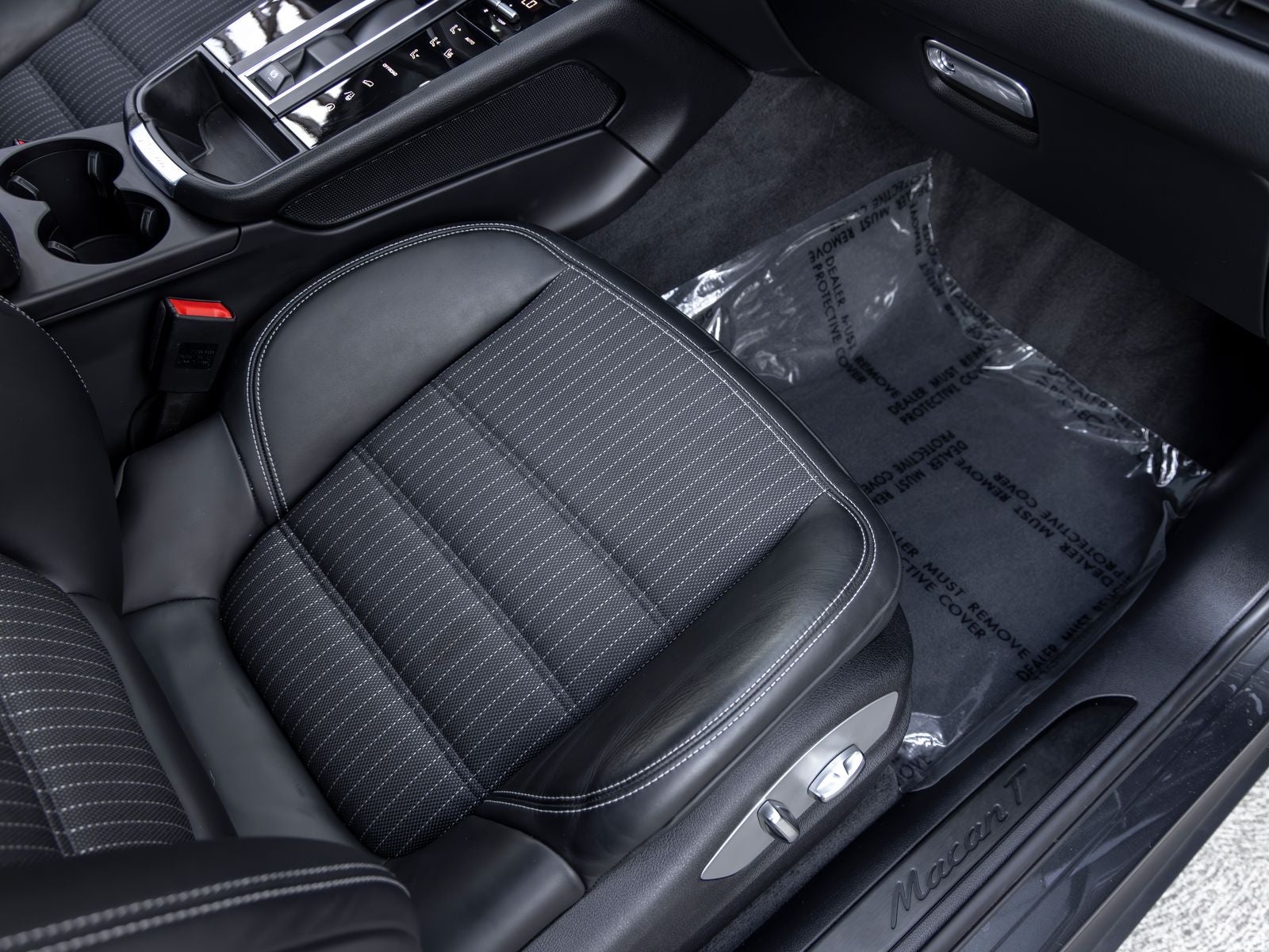 2023 Porsche Macan Macan T