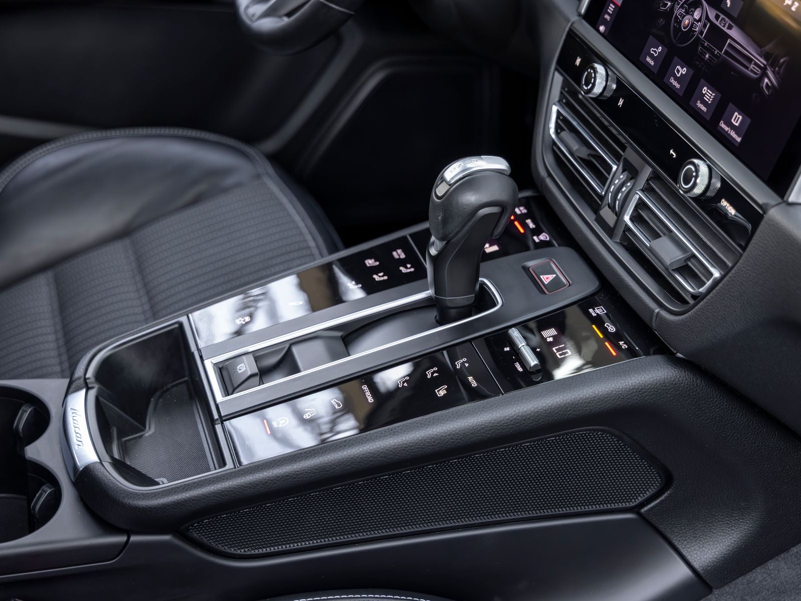 2023 Porsche Macan Macan T