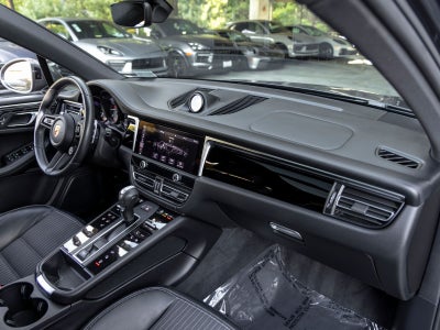 2023 Porsche Macan Macan T