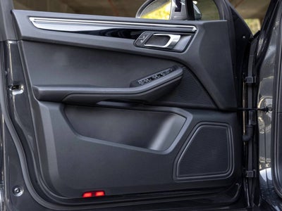 2023 Porsche Macan Macan T
