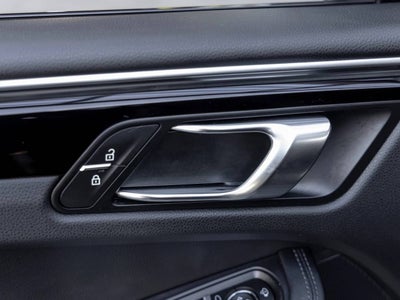 2023 Porsche Macan Macan T