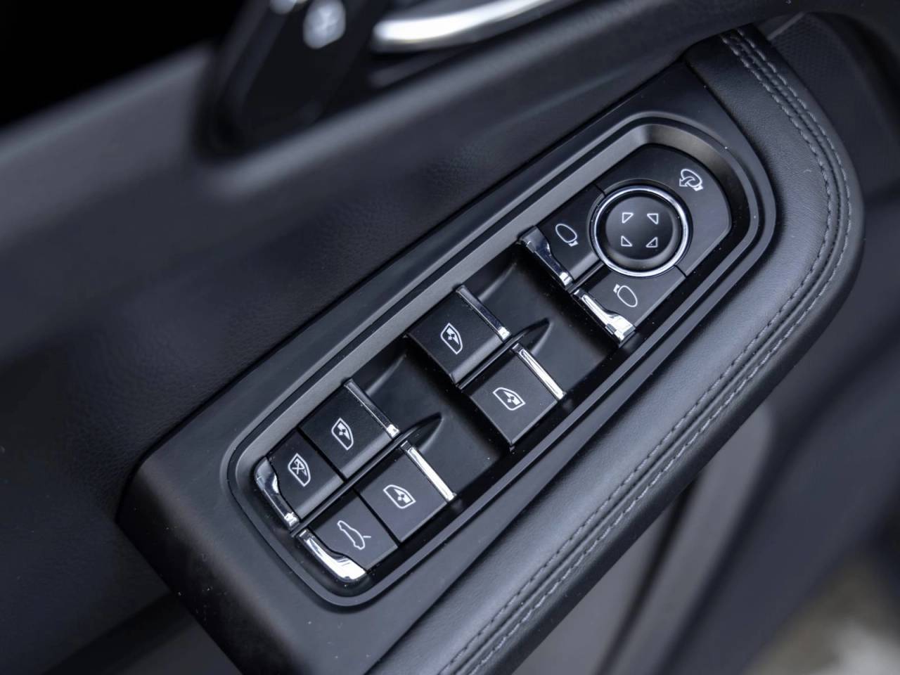 2023 Porsche Macan Macan T