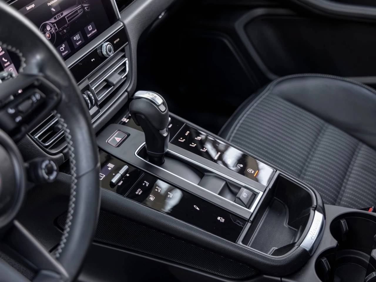 2023 Porsche Macan Macan T