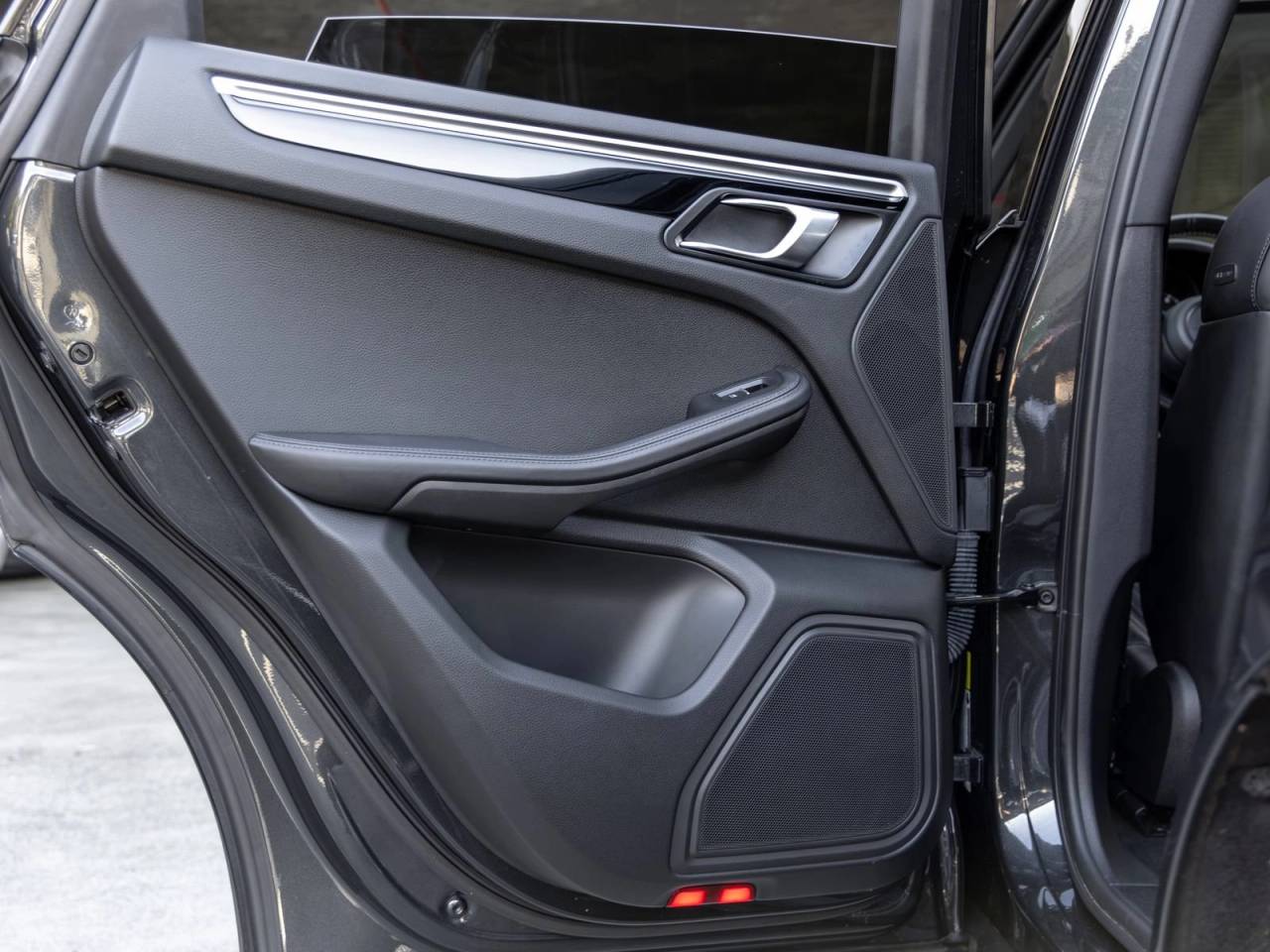 2023 Porsche Macan Macan T