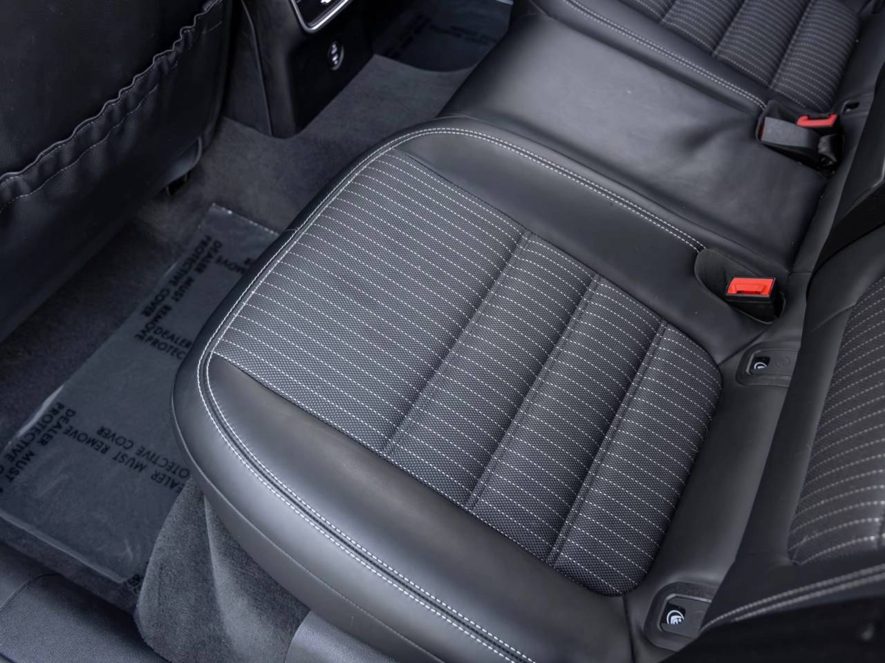 2023 Porsche Macan Macan T