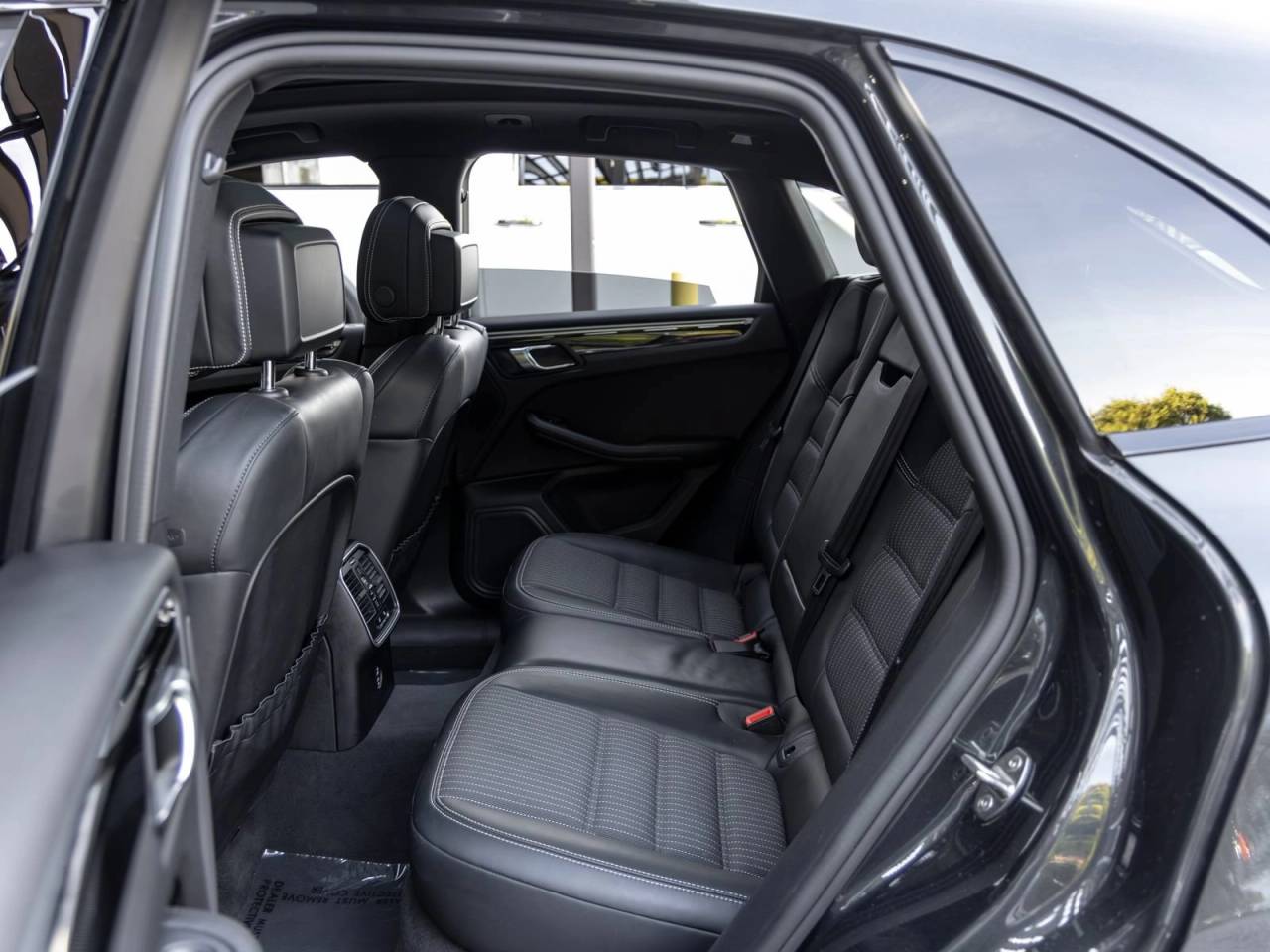 2023 Porsche Macan Macan T