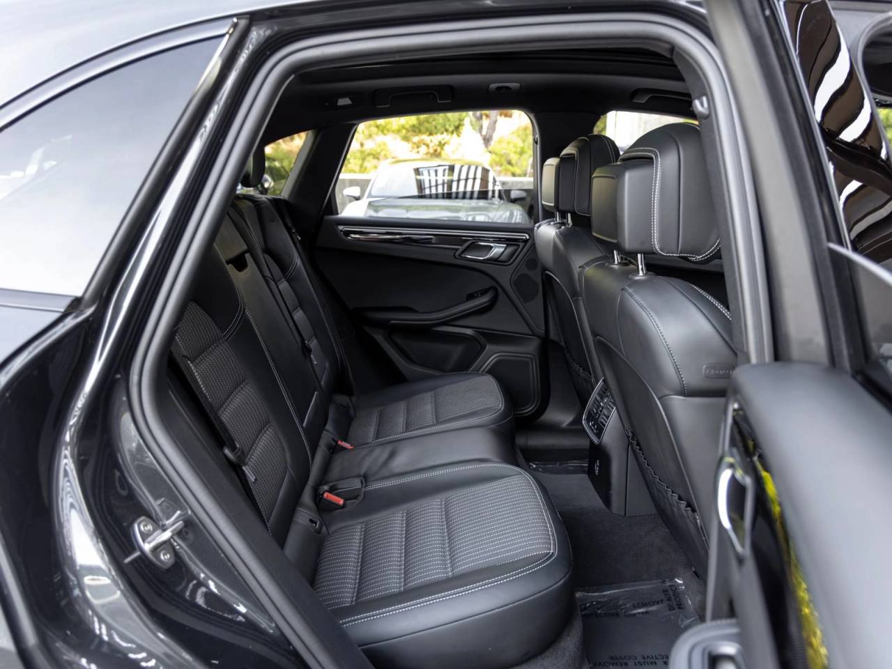 2023 Porsche Macan Macan T