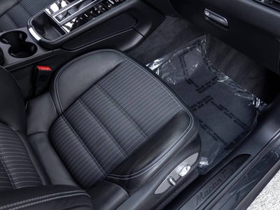 2023 Porsche Macan Macan T