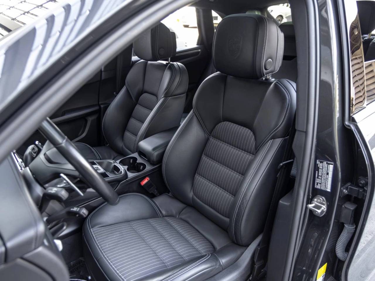 2023 Porsche Macan Macan T