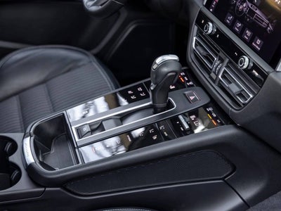 2023 Porsche Macan Macan T