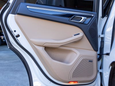 2025 Porsche Macan Macan