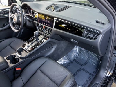 2025 Porsche Macan Macan