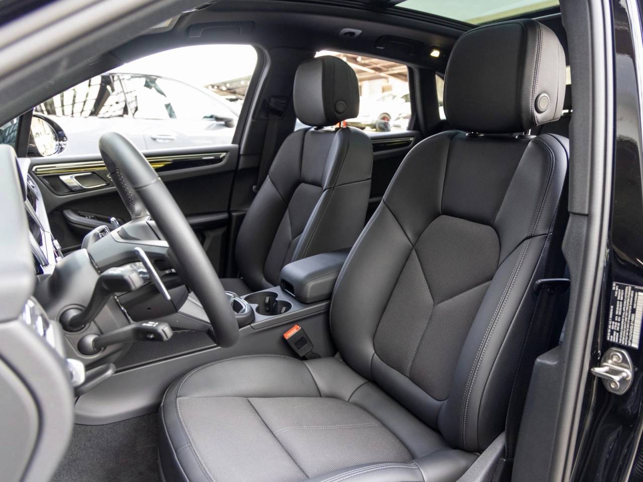 2025 Porsche Macan Macan