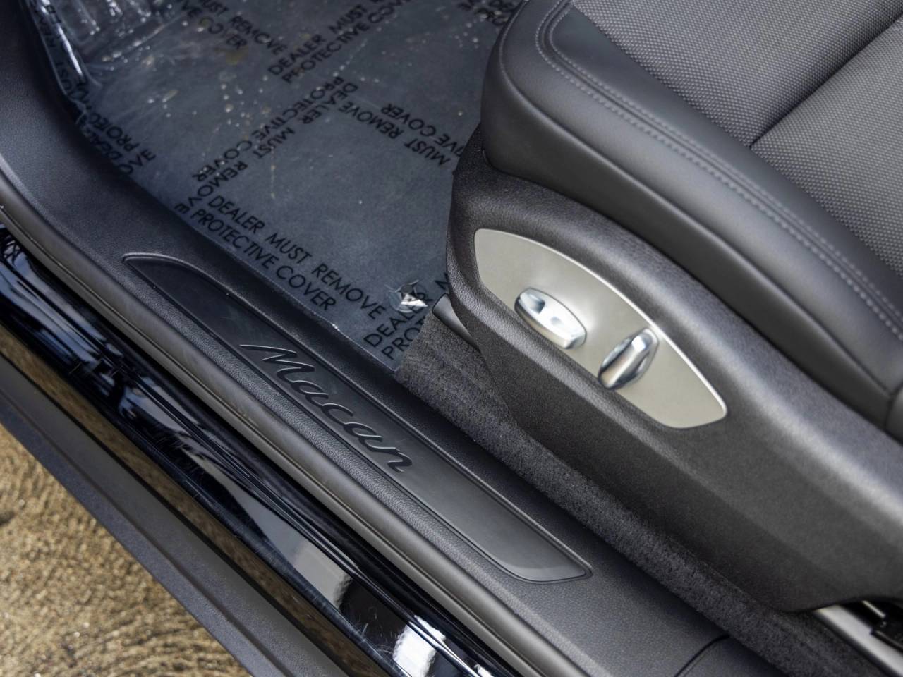 2025 Porsche Macan Macan