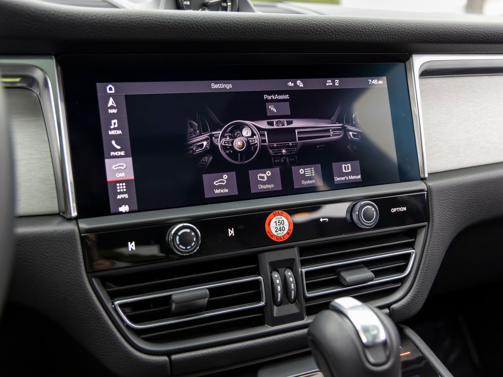 2026 Porsche Macan Base