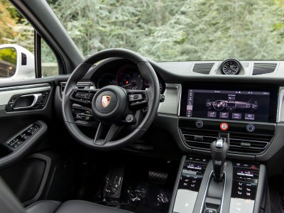 2026 Porsche Macan Base