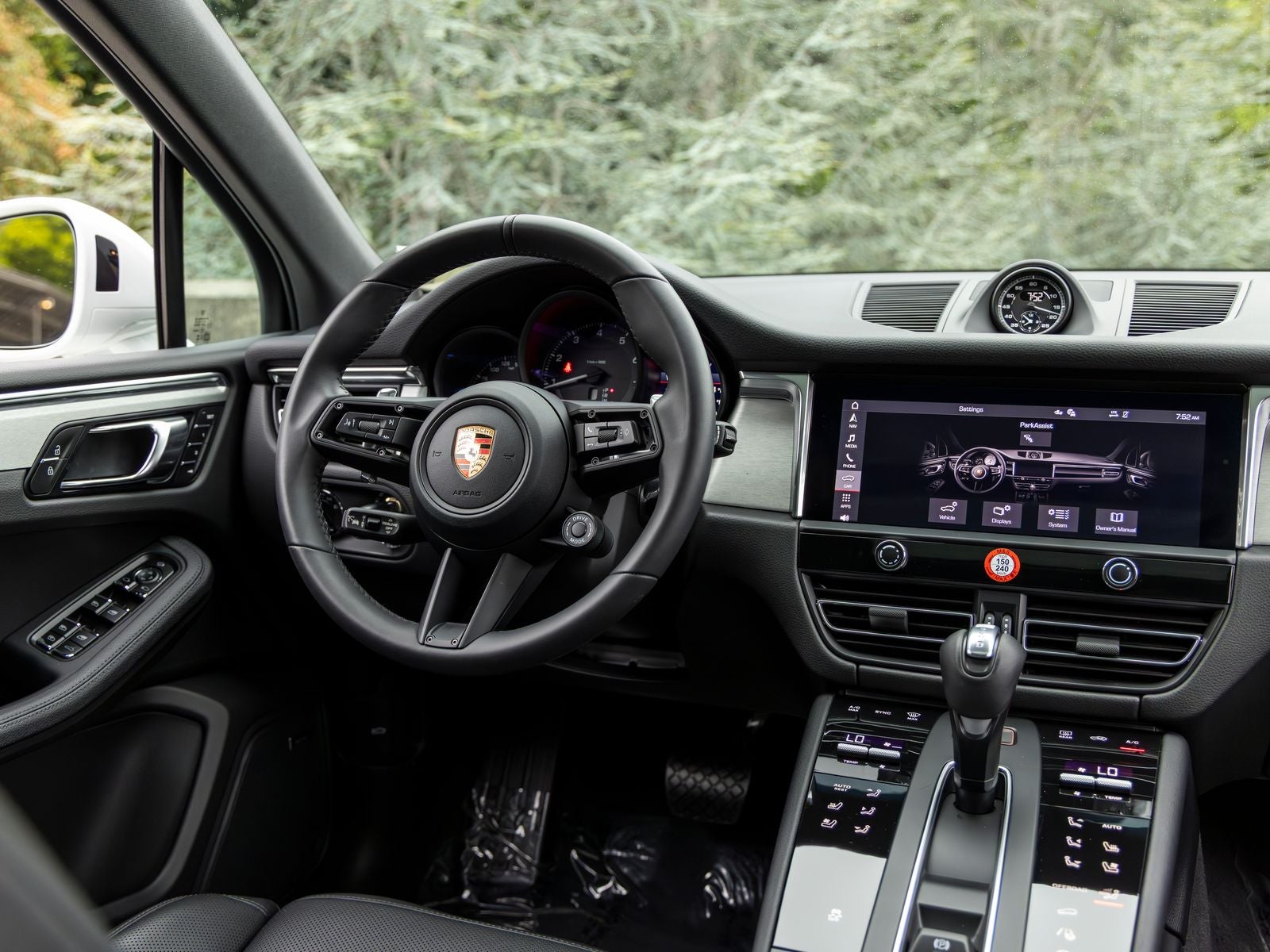 2026 Porsche Macan Base