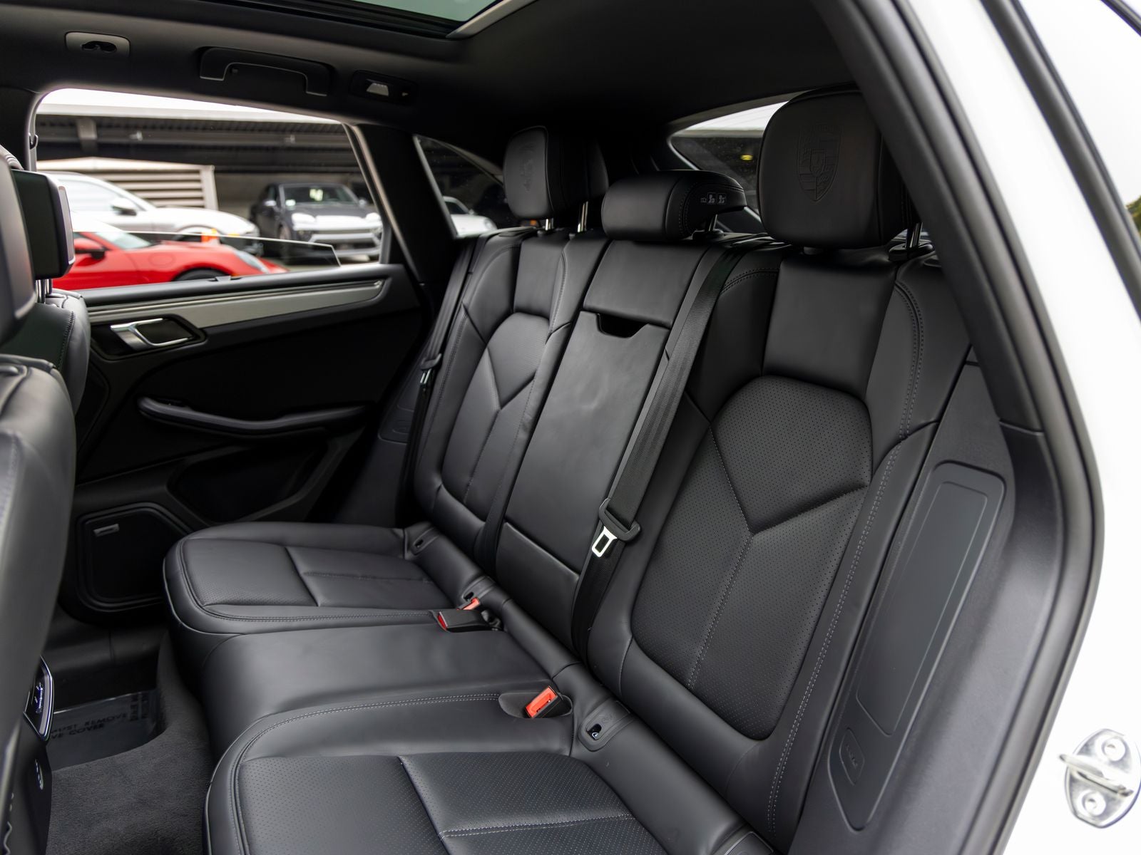 2026 Porsche Macan Base