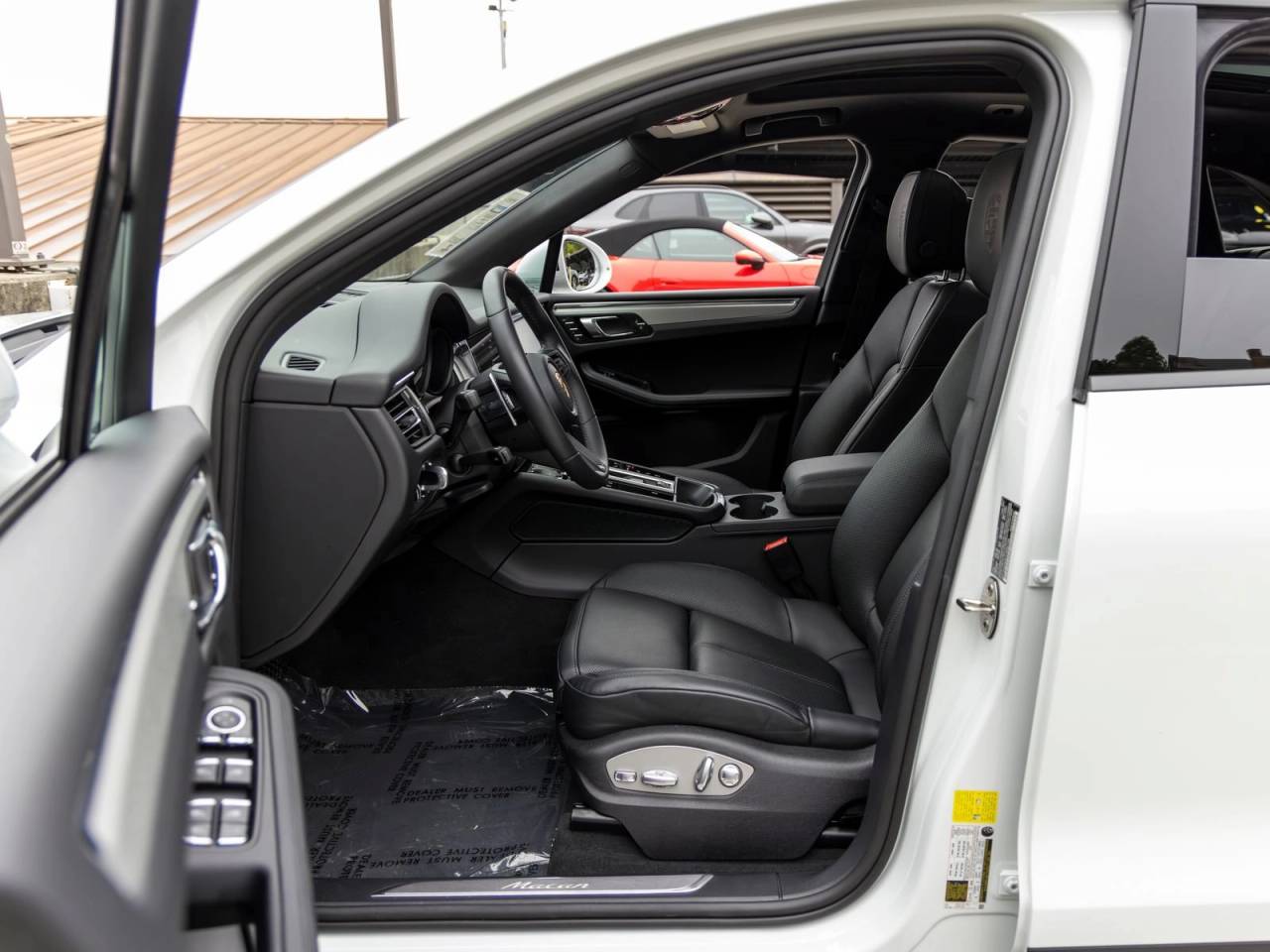 2026 Porsche Macan Base