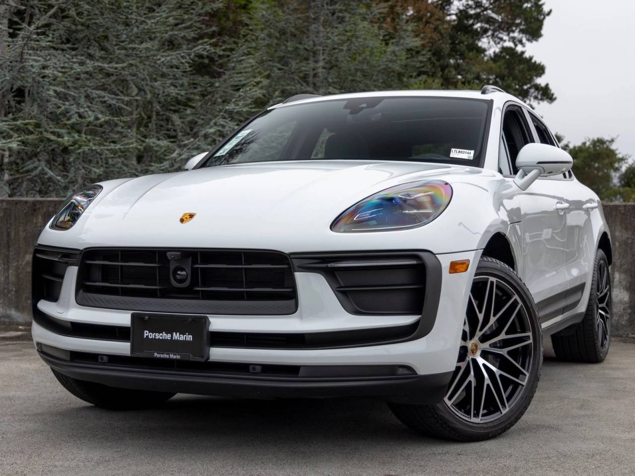 2026 Porsche Macan Base