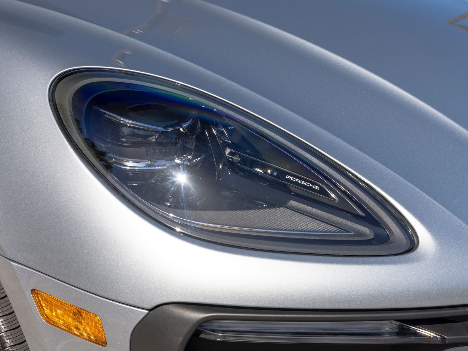 2026 Porsche Macan Base