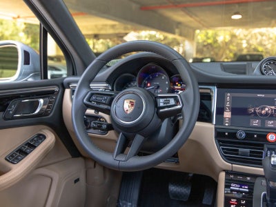 2026 Porsche Macan Base
