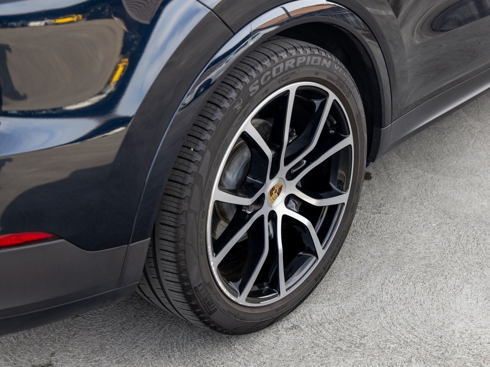 2023 Porsche Cayenne Cayenne Platinum Edition (MY23)