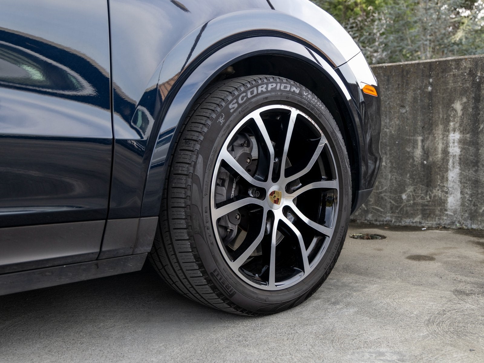 2023 Porsche Cayenne Cayenne Platinum Edition (MY23)