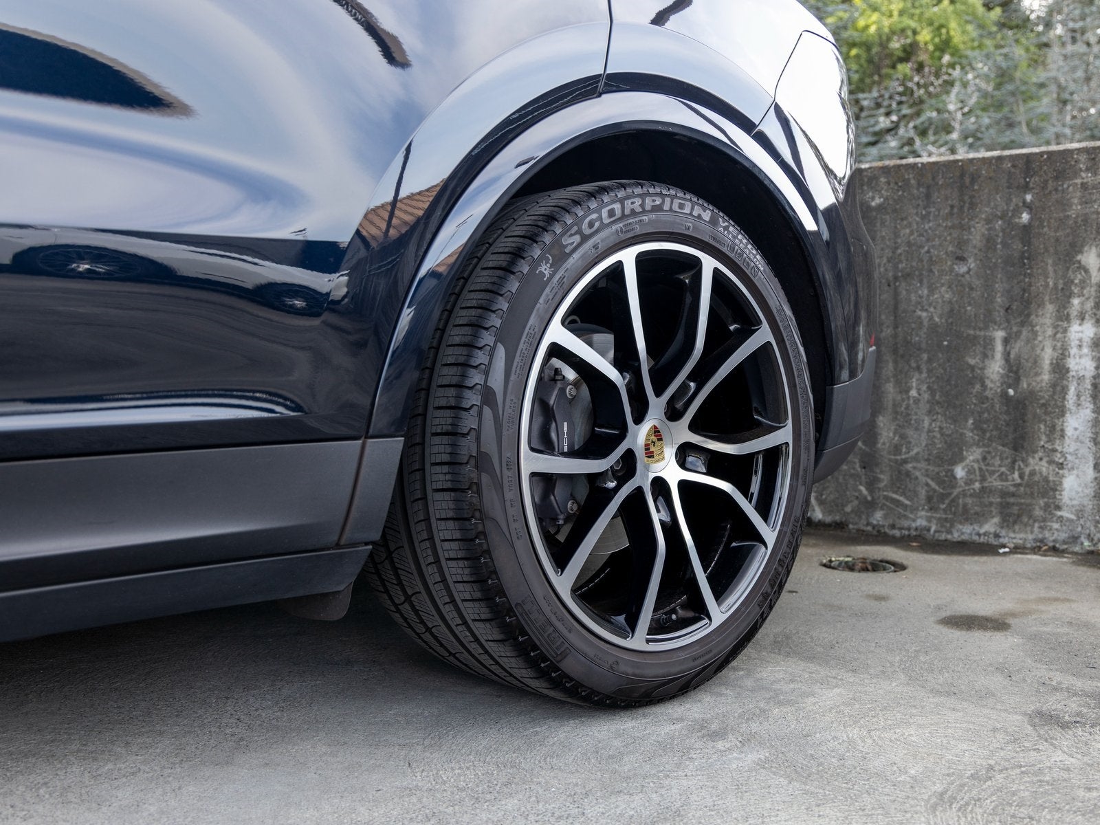 2023 Porsche Cayenne Cayenne Platinum Edition (MY23)