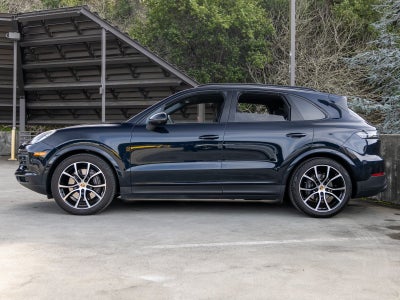 2023 Porsche Cayenne Cayenne Platinum Edition (MY23)