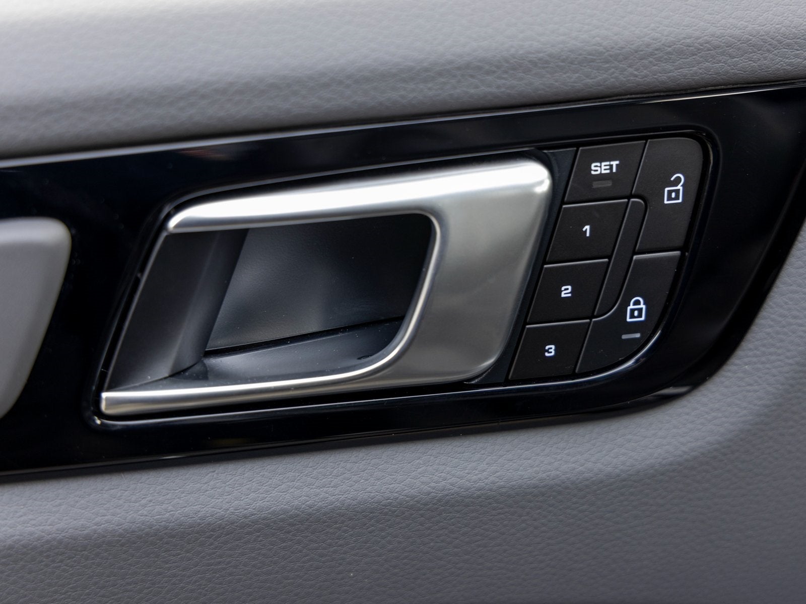 2023 Porsche Cayenne Cayenne Platinum Edition (MY23)