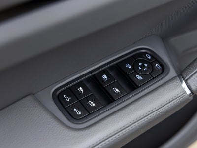 2023 Porsche Cayenne Cayenne Platinum Edition (MY23)