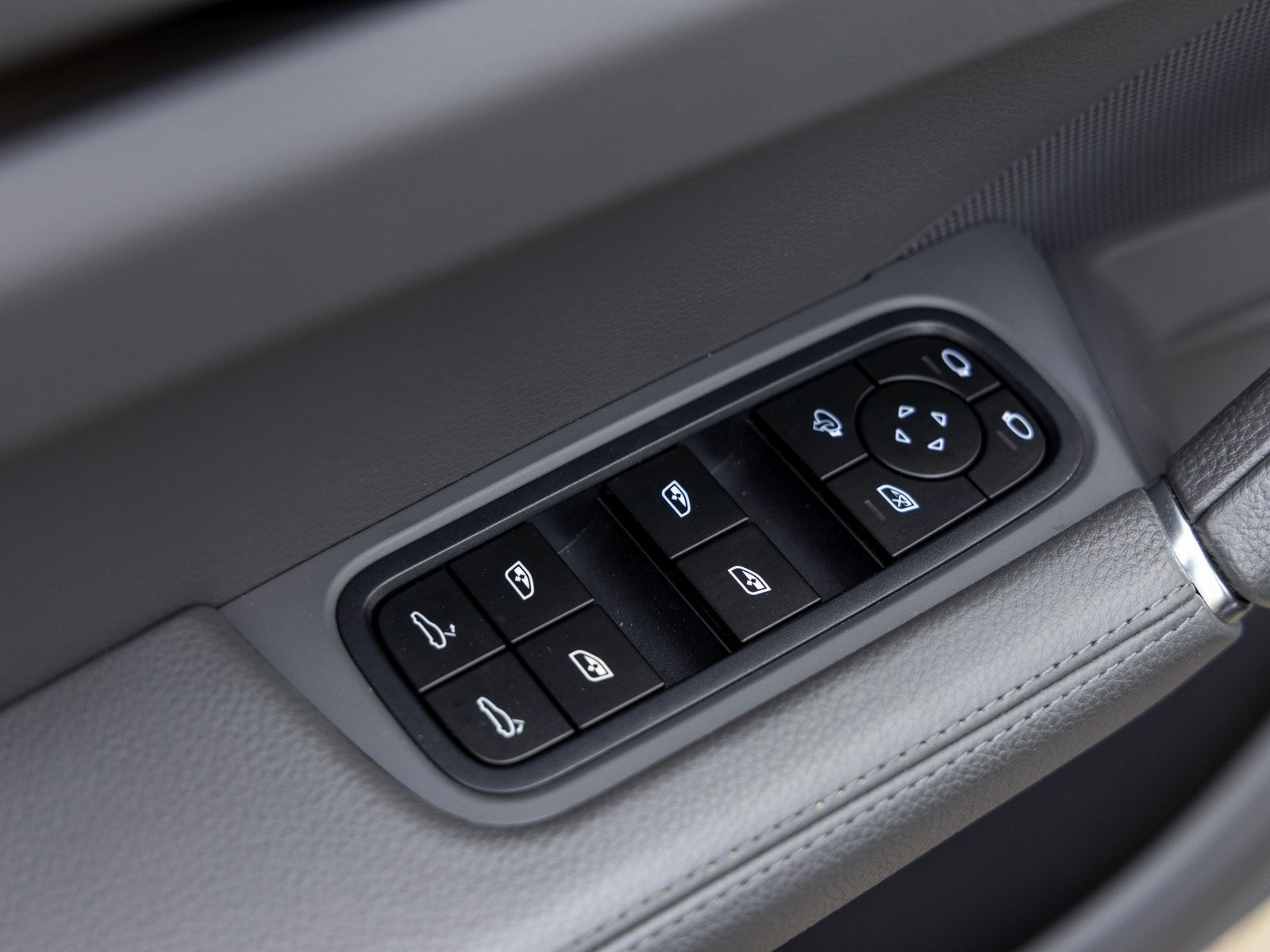 2023 Porsche Cayenne Cayenne Platinum Edition (MY23)