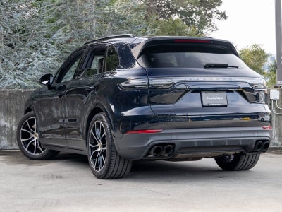 2023 Porsche Cayenne Cayenne Platinum Edition (MY23)
