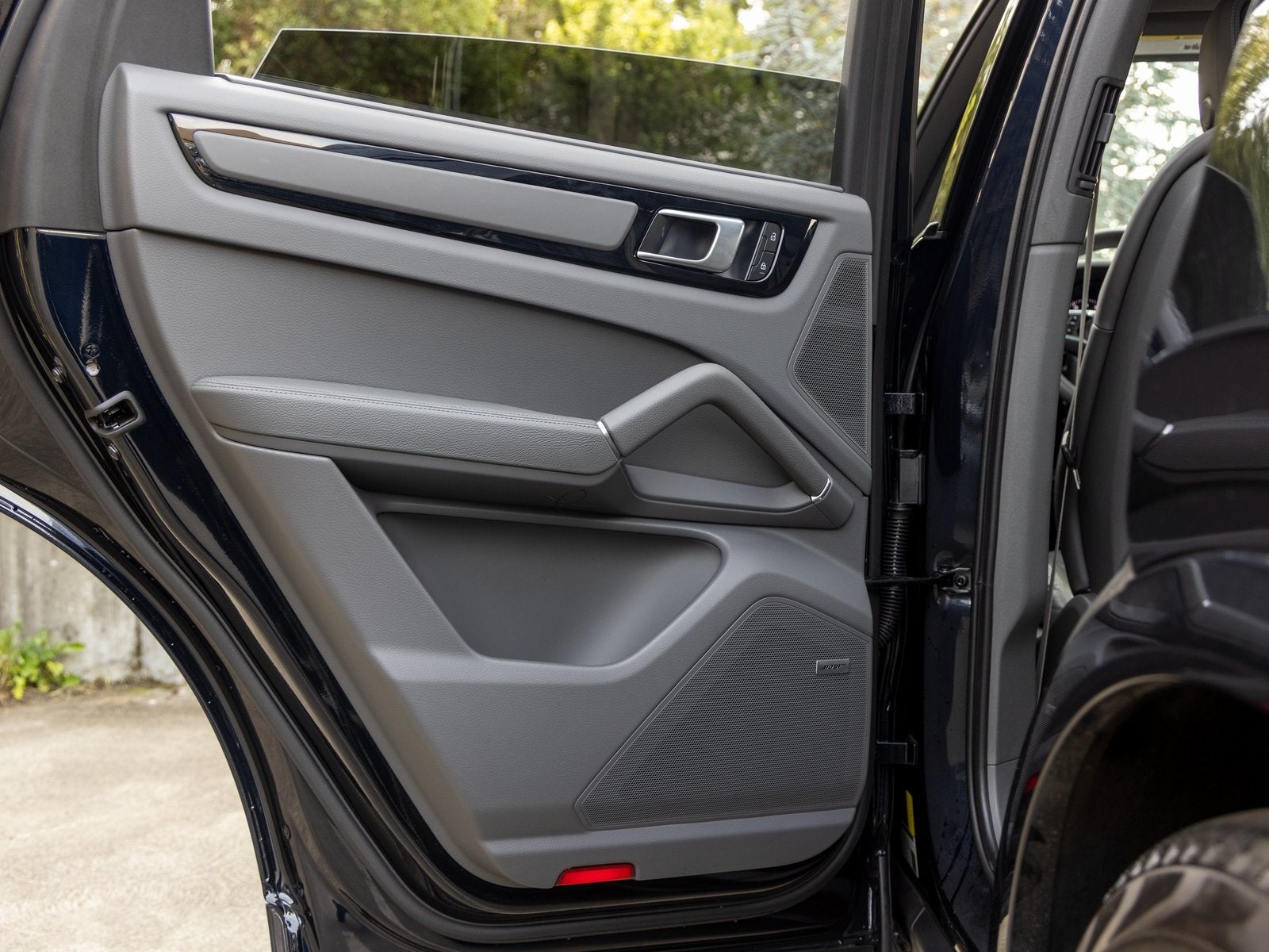 2023 Porsche Cayenne Cayenne Platinum Edition (MY23)